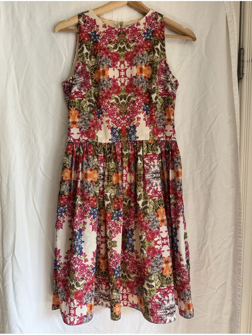 Maggy London Multicolor Floral Fit & Flare Round Neck Knee Dress Zip 6